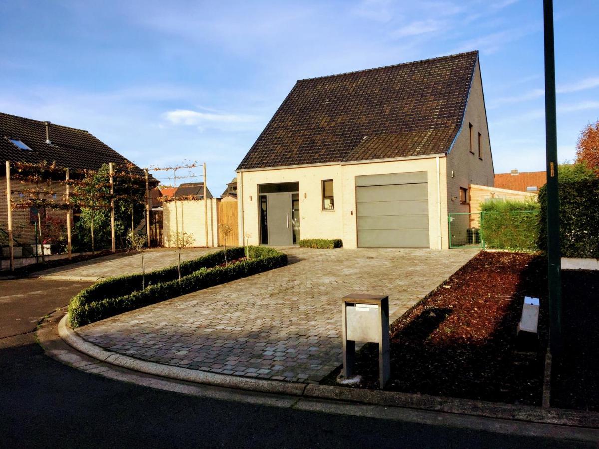 Villa Tomasso Eeklo Exteriör bild